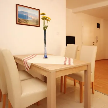 Daire In Mit Eigener Terrasse By Interhome Baška
