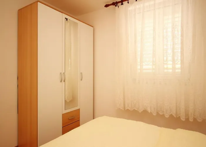 アパート In Mit Eigener Terrasse By Interhome