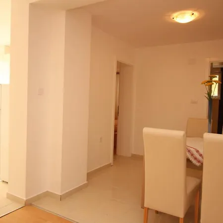 شقة In Mit Eigener Terrasse By Interhome *