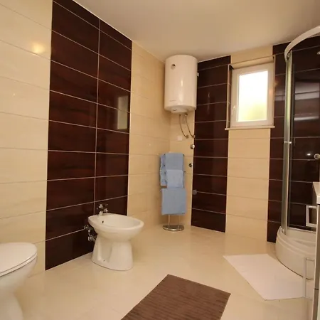 In Mit Eigener Terrasse By Interhome شقة