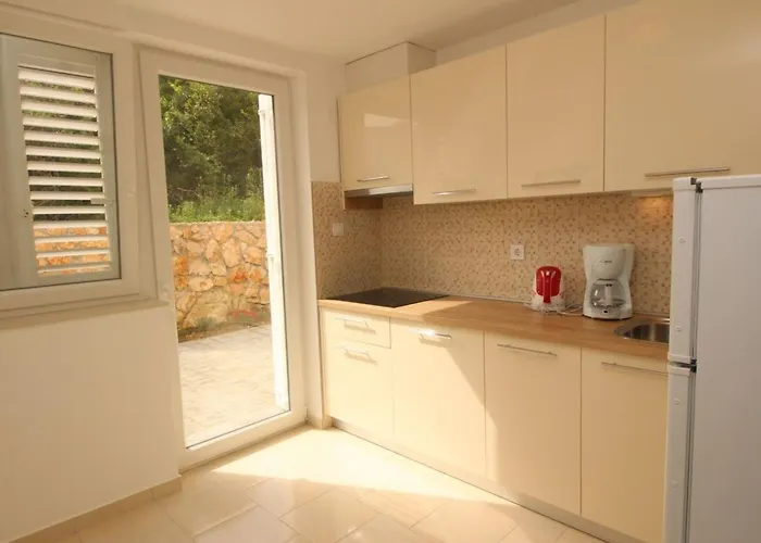 In Mit Eigener Terrasse By Interhome * باشْكا