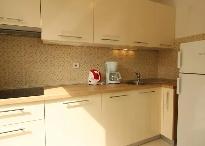 In Mit Eigener Terrasse By Interhome شقة