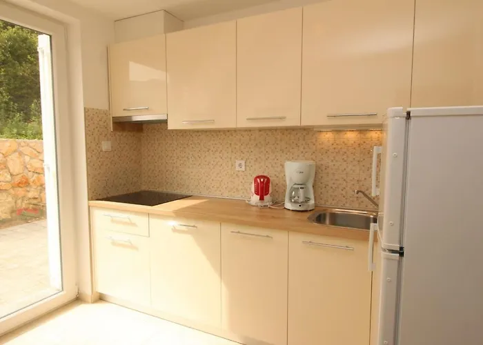 In Mit Eigener Terrasse By Interhome باشْكا