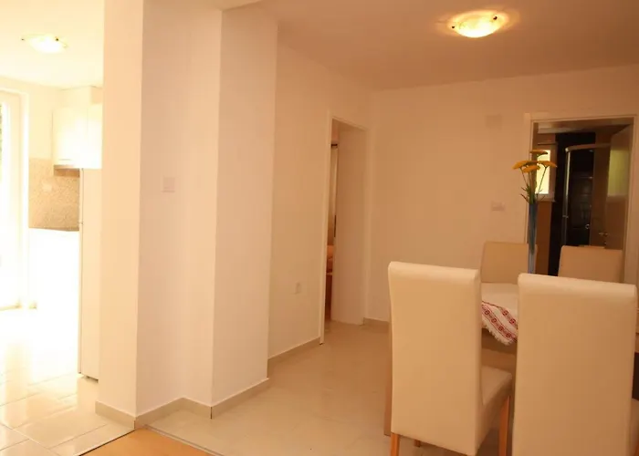 شقة In Mit Eigener Terrasse By Interhome *