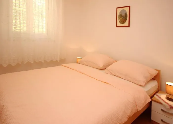 In Mit Eigener Terrasse By Interhome باشْكا