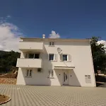 아파트 In Mit Eigener Terrasse By Interhome *