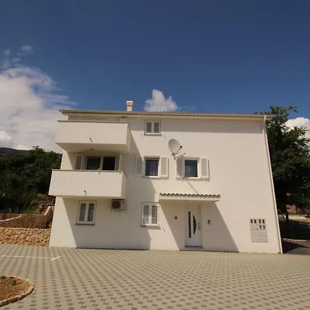 شقة In Mit Eigener Terrasse By Interhome *